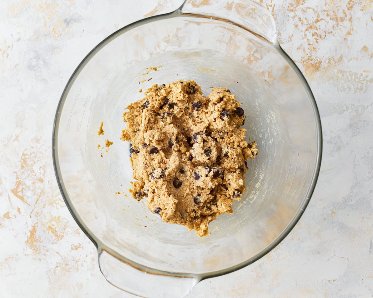 gluten-free oatmeal cookie dough in a glass bowl.
