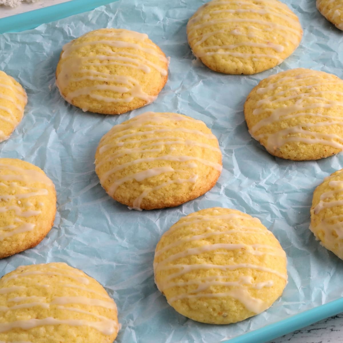 https://www.mamaknowsglutenfree.com/wp-content/uploads/2021/04/gluten-free-lemon-cookies-rc.jpg